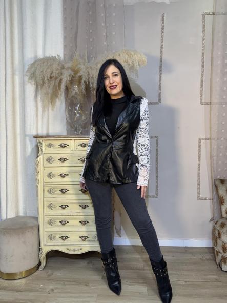 BLAZER CON HOMBRERAS POLIPIEL Y GANCHILLO BLANCO [2]