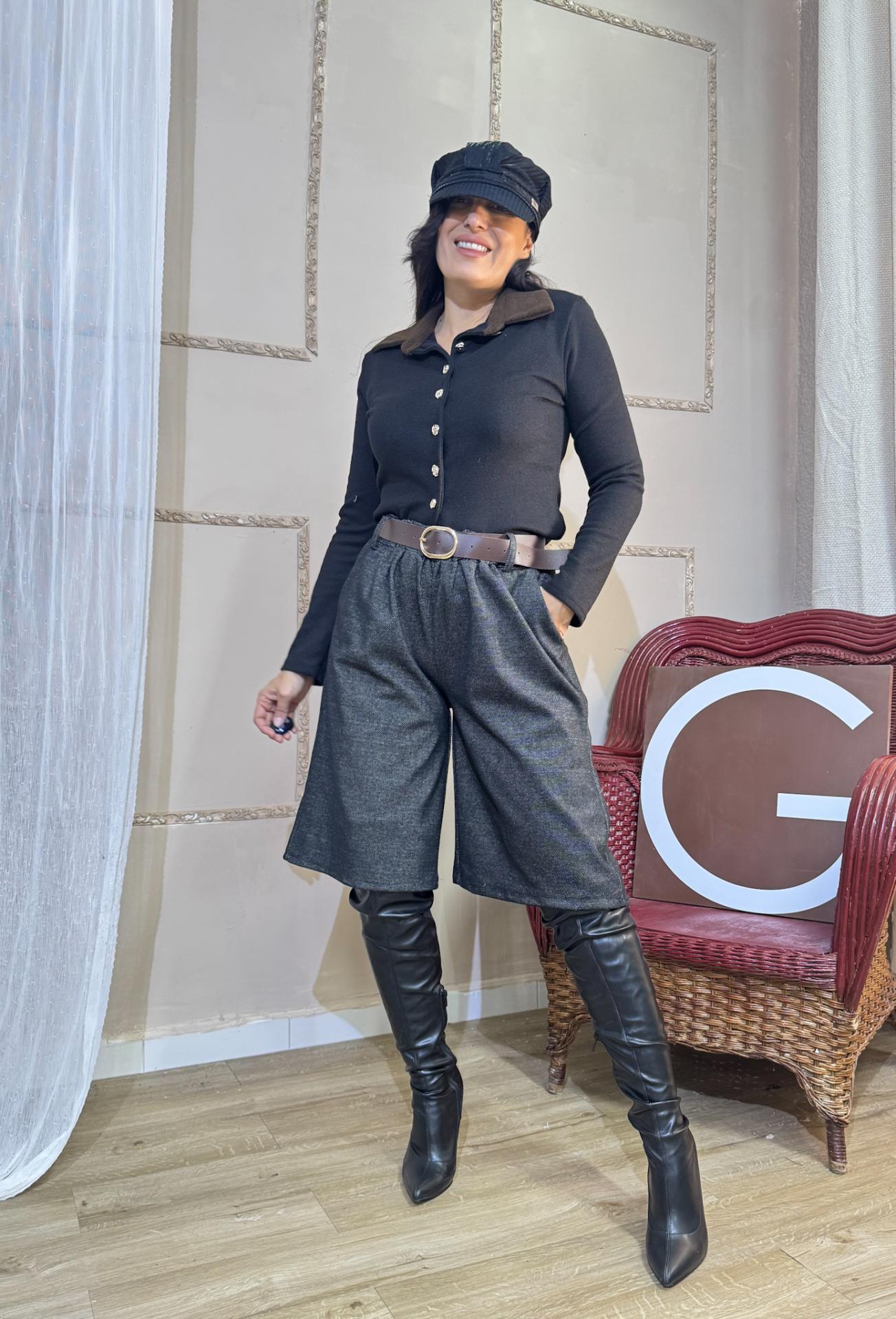 PANTALON CORTO ANCHO NEGRO