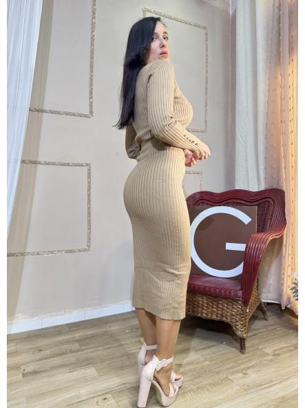 CONJUNTO CAMEL DE CANALE DE FALDA CON BOTONES NACARADOS [2]