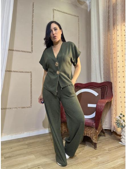 CONJUNTO VERDE DE PANTALON CON CHALECO DECORACION SOLES [0]