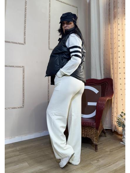 CONJUNTO BEIG PANTALON LISO Y JERSEY CON TRES RAYAS [2]