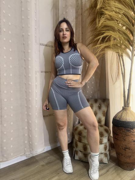 CONJUNTO DEPORTIVO NEGRO Y GRIS [0]