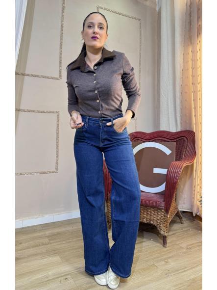 CAMISETA MARRON CUELLO MARRON BOTONES DORADOS [0]