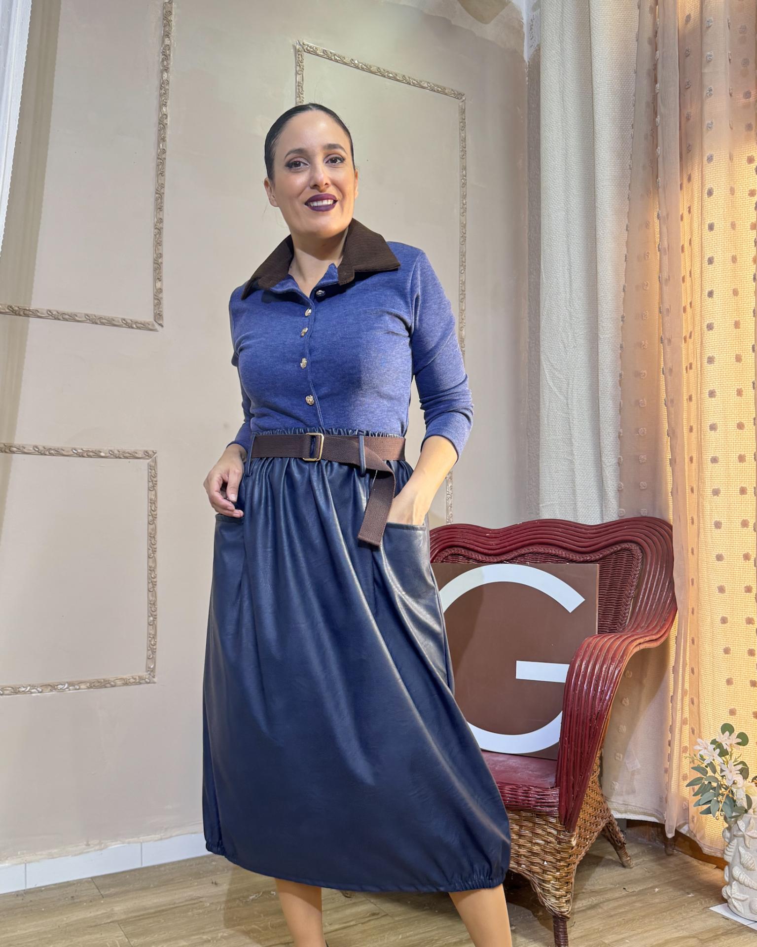 FALDA AZUL MARINO DE POLIPIEL LARGA