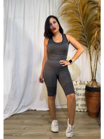 CONJUNTO DEPORTIVO NEGRO PANTALON CORTO