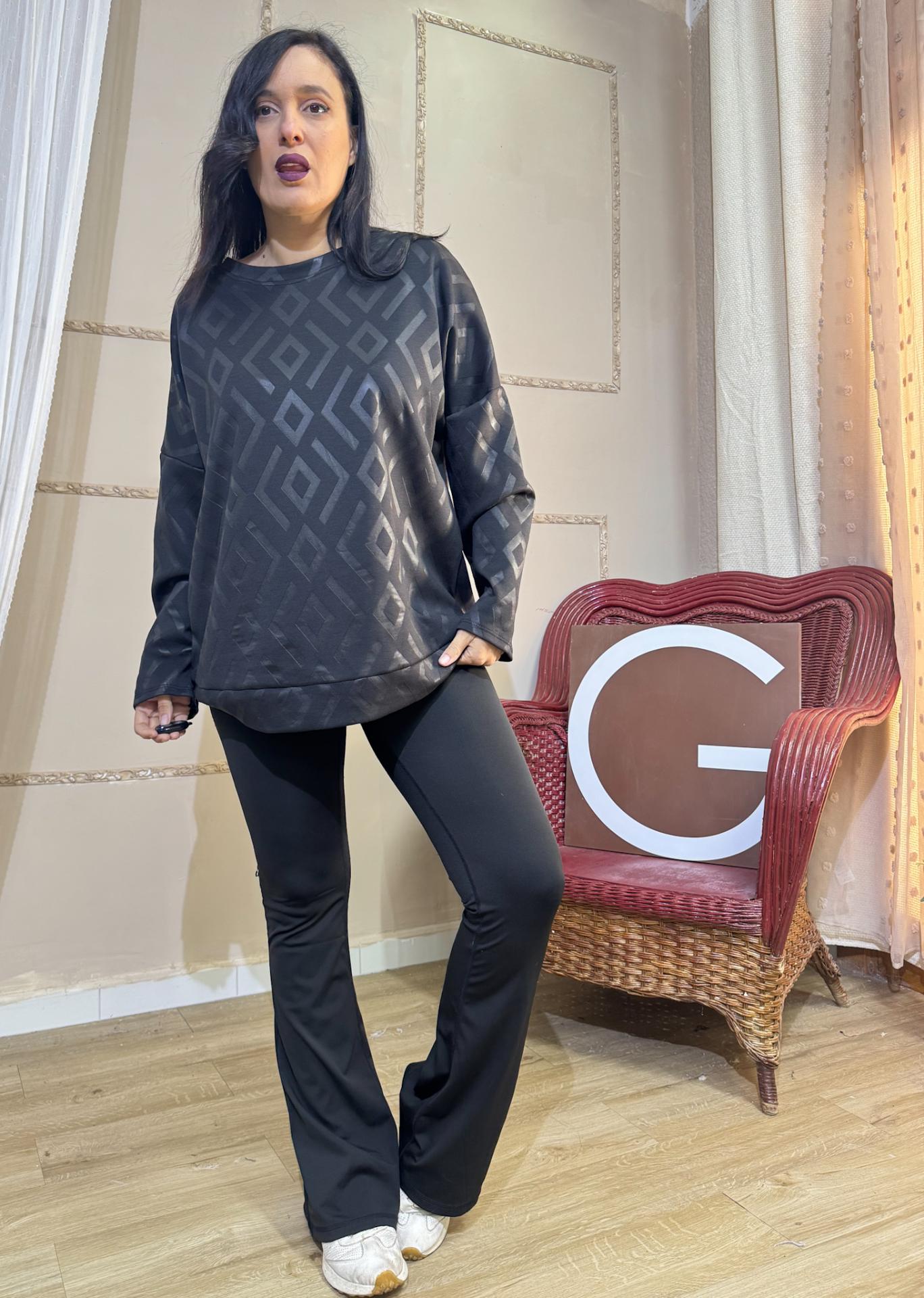 SUDADERA NEGRA OBERSAY ROMBOS NEGROS