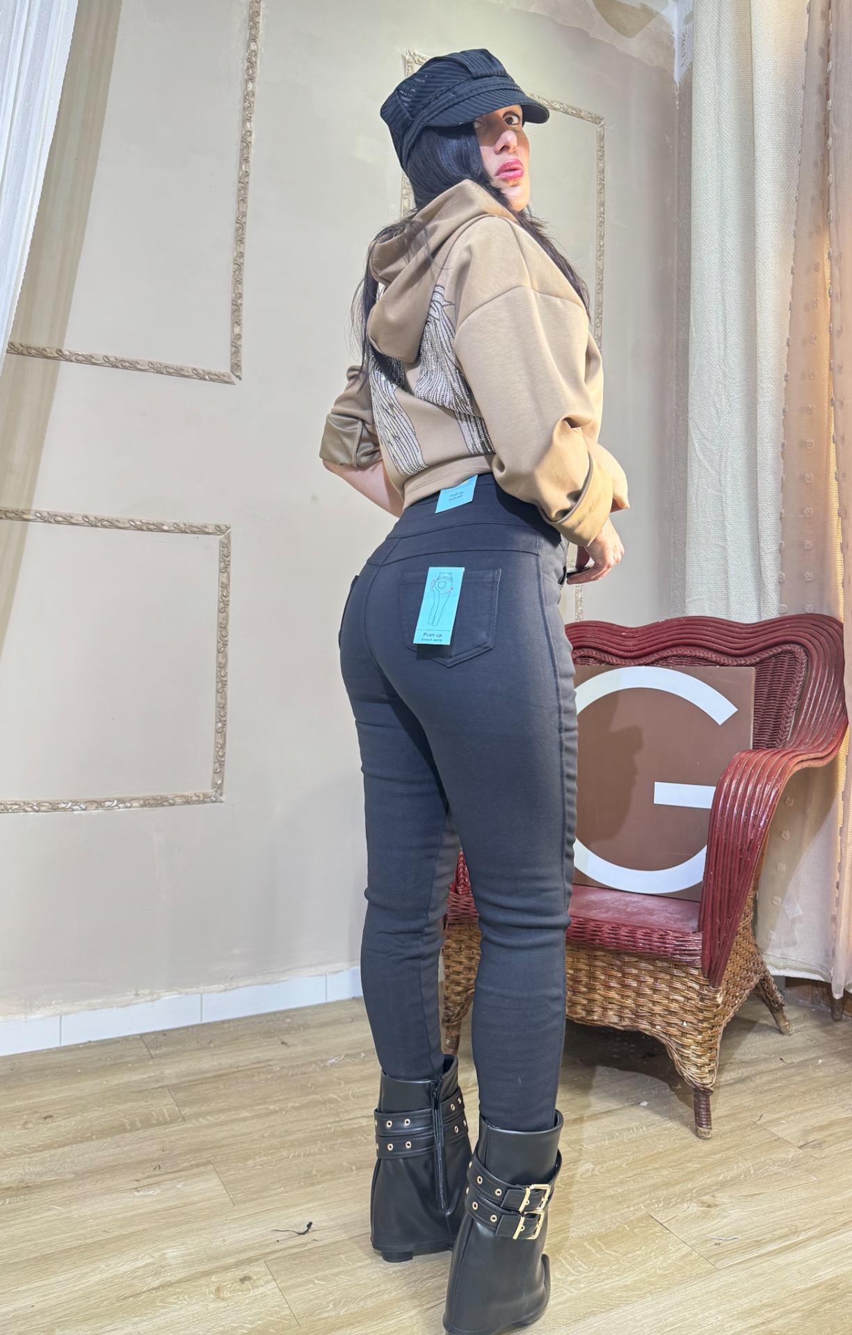 PANTALON VAQUERO ELASTICO CON PELITO NEGROS