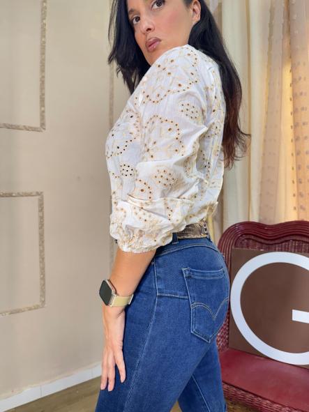 CAMISA FONDO BLANCA BORDADOS CAMEL [2]