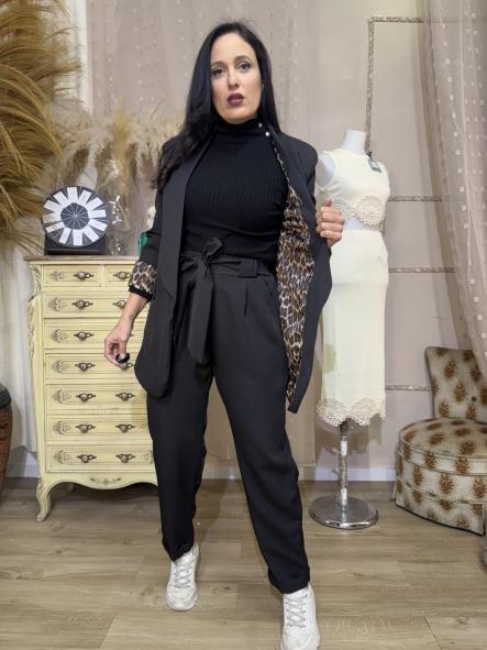 TRAJE EN NEGRO [2]