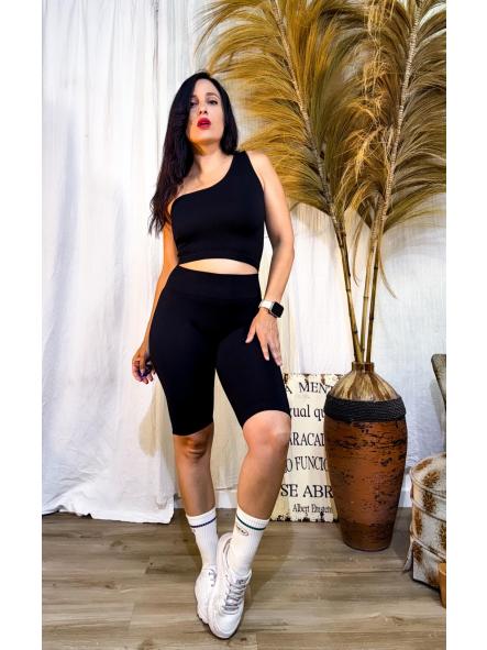 CONJUNTO DEPORTIVO NEGRO DE UN TIRANTE