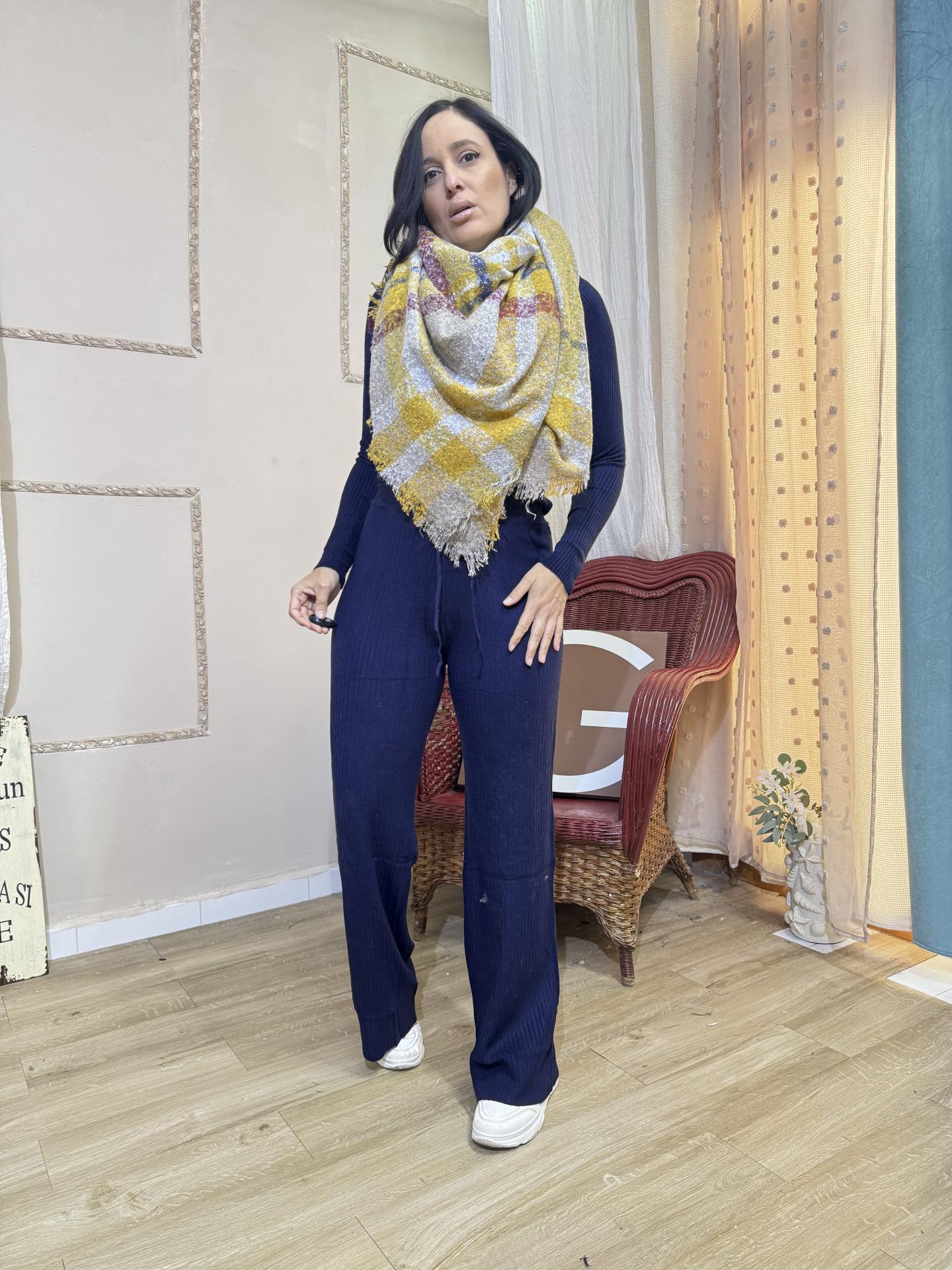 BUFAMANTA DE CUADROS MOSTAZA