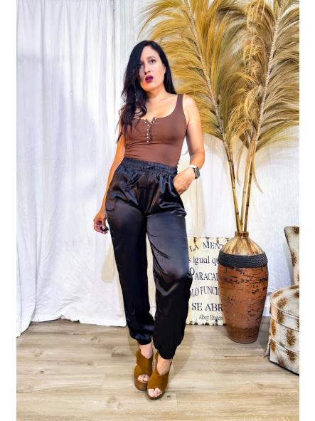 PANTALON DE RASO COLOR NEGRO