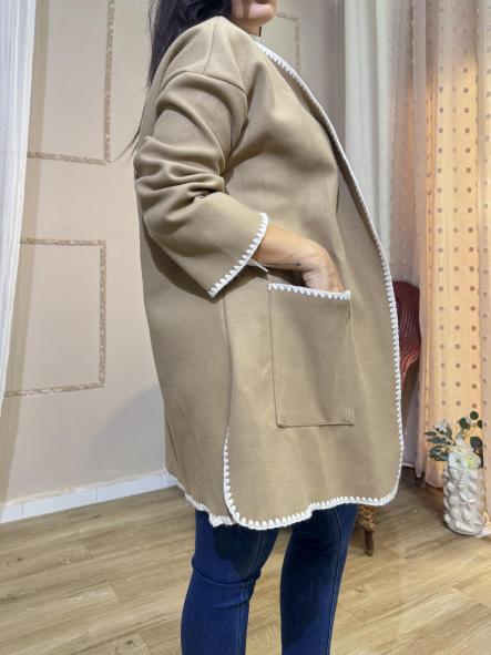 CHAQUETA DE PAÑO LARGA CON RIBETES BLANCOS CAMEL [1]