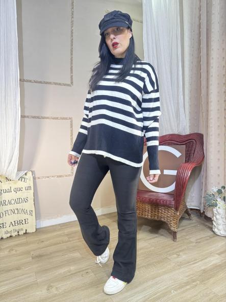 JERSEY NEGRO CON RAYAS BLANCAS