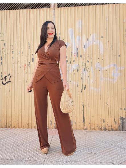 CONJUNTO MARRON DETALLE DORADO [2]
