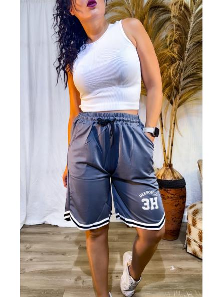 PANTALONES CORTO DE DEPORTE POR ENCIMA DE LA RODILLA GRIS