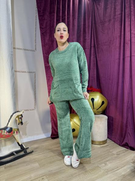 CONJUNTO VERDE DE CHINILLA PANTALON DE CAMPANA [1]