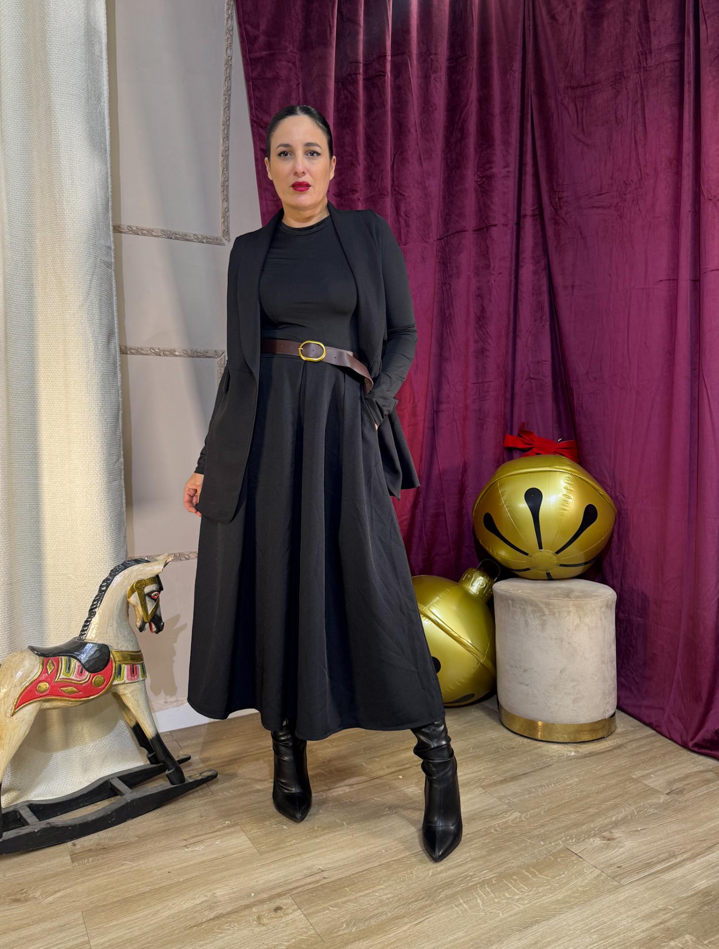 FALDA MIDI NEGRA CON CINTURON