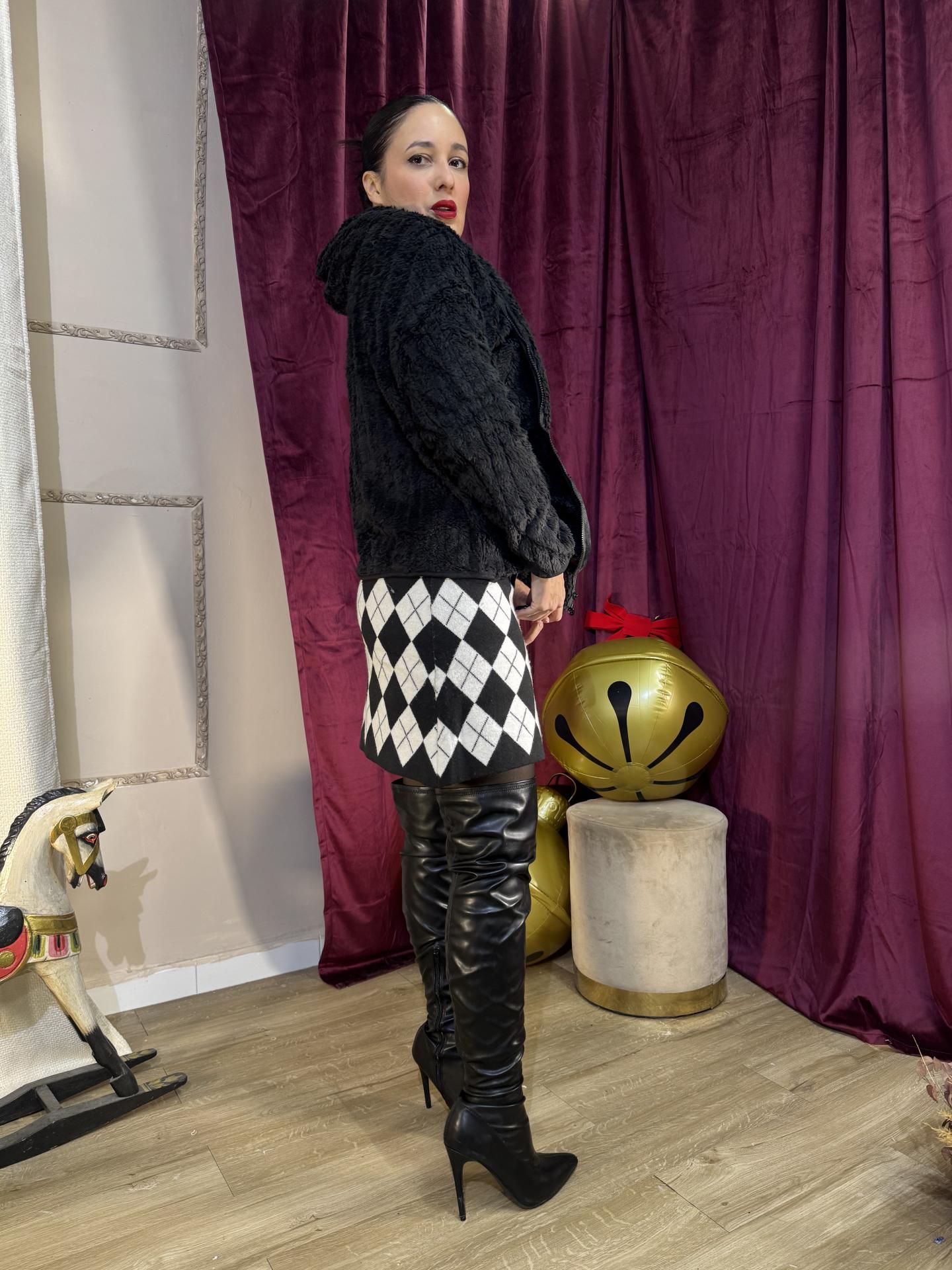 CHAQUETA NEGRA DE PELOCHO