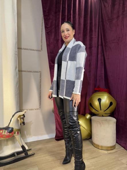 CHAQUETA BLANCA Y NEGRA DE LANA DE CUADROS
