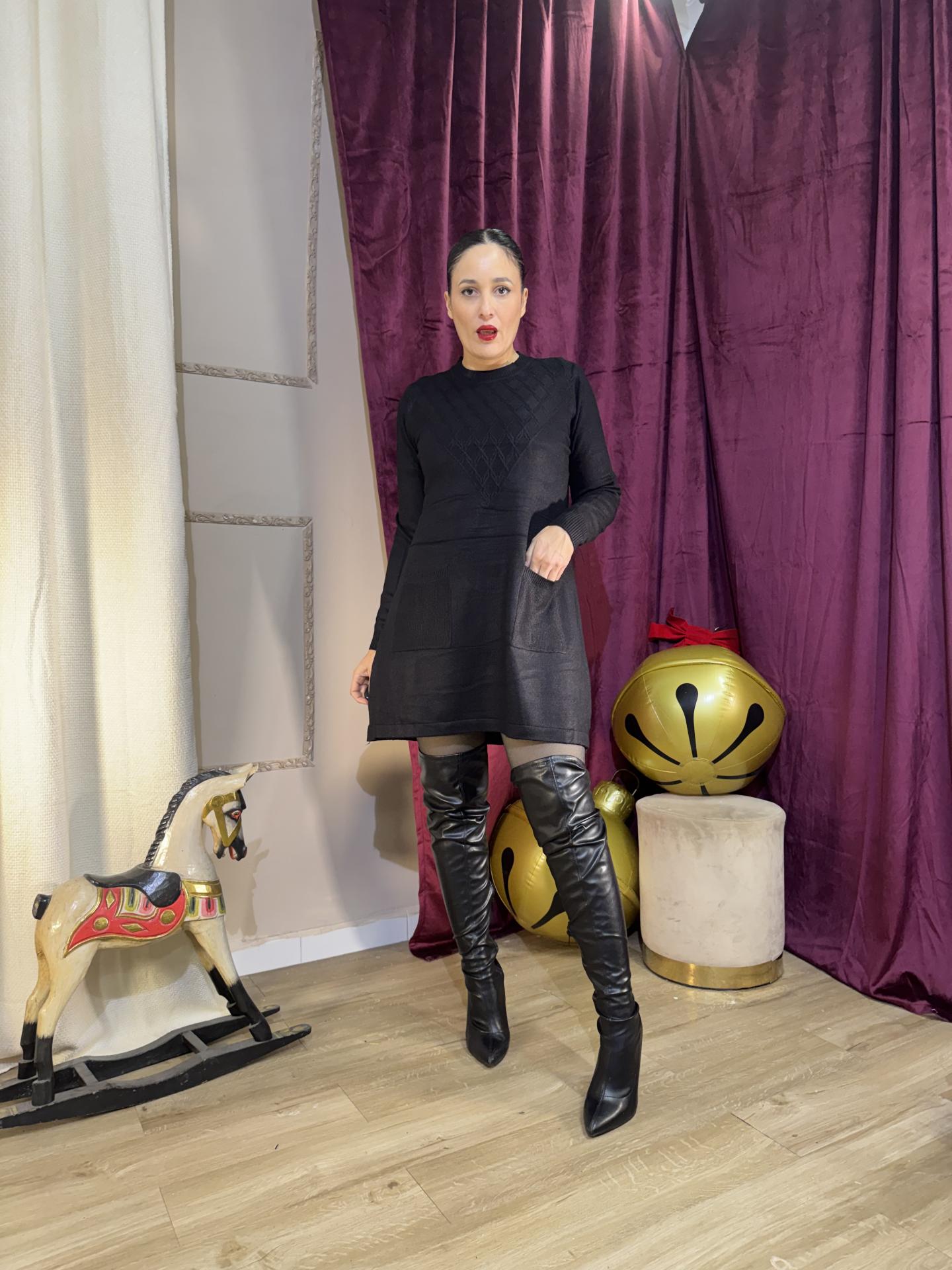 VESTIDO NEGRO DE PUNTO