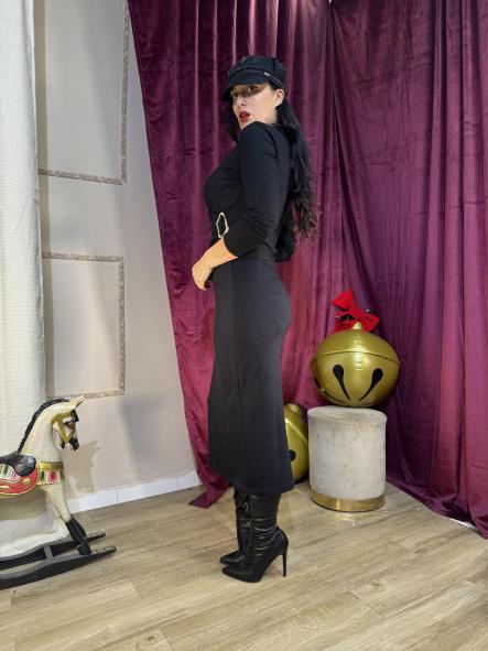 VESTIDO MIDI NEGRO DETALLE DORADO [2]