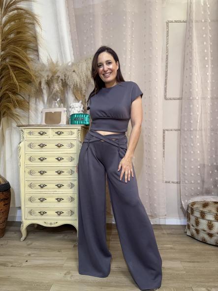 CONJUNTO DEPORTIVO CRUZADO LISO GRIS [2]