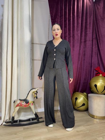 CONJUNTO SHOF GRIS OSCURO [0]