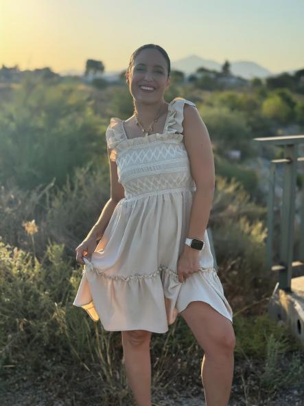 VESTIDO BEIG PANAL DE ABEJA CON PESPUNTES BLANCOS CON TIRANTES [1]