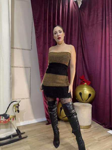 VESTIDO PALABRA DE HONOR DORADO Y PELOCHO NEGRO [1]