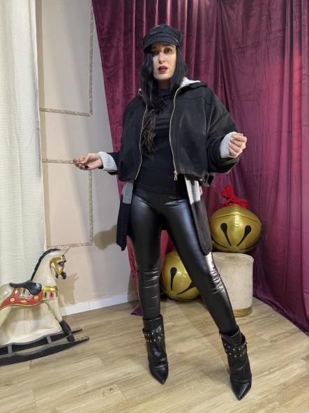 BOBER NEGRA DE PAÑO CON CREMALLERA [2]