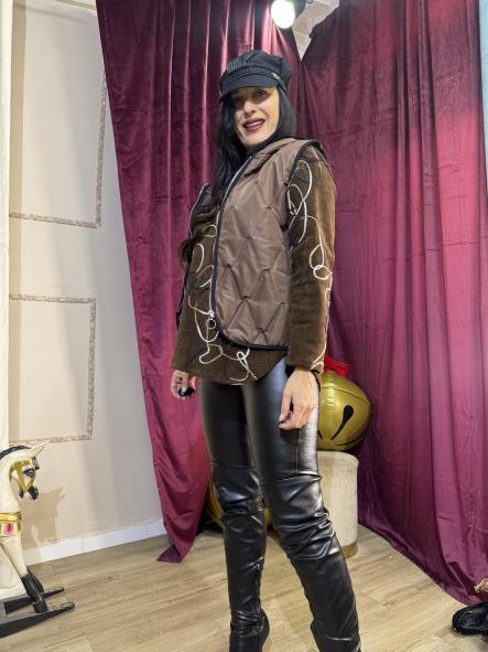 CHALECO MARRON CHOCOLATE ACOLCHADO CON CAPUCHA [0]