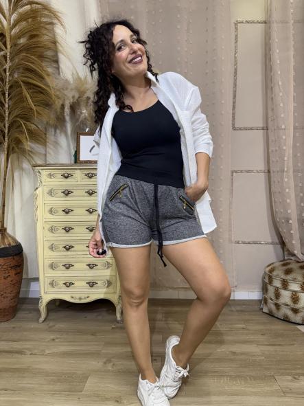 PANTALON CORTO DEPORTIVO NEGRO [1]