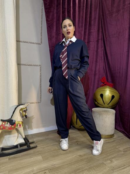 SUDADERA CON CORBATA AZUL [3]