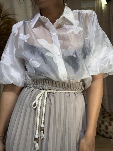 CAMISA BLANCA ABULLONADA [2]