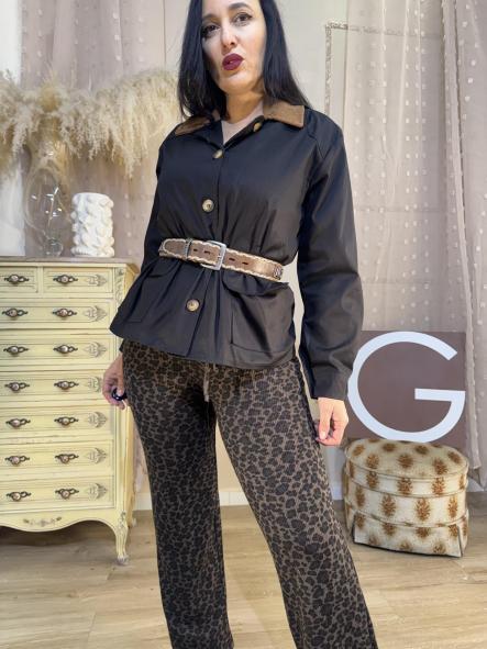 SOBRECAMISA NEGRA CUELLO DE PANA MARRON