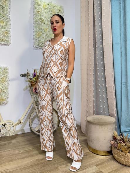 CONJUNTO KENYA CAMEL CHALECO Y PANTALON [0]