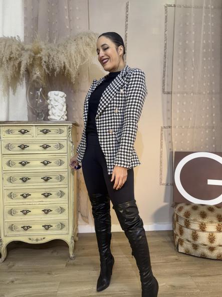 AMERICANA PATA DE GALLO [3]