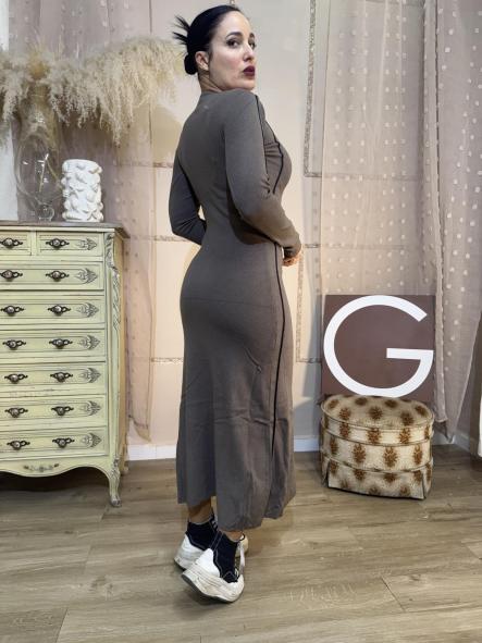 VESTIDO MARRON CON LINEAS EN NEGRO LARGO DE PUNTO [5]