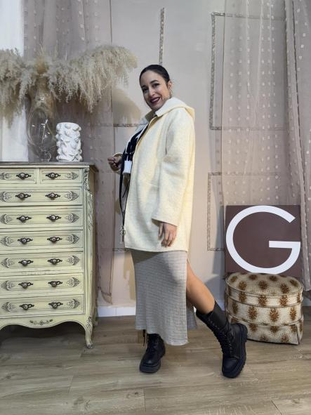 CHAQUETA BEIG CON CAPUCHA Y CREMALLERA [2]