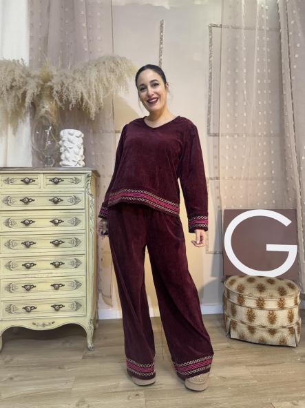 CONJUNTO GRANATE DE PANILLA SUAVE BAJOS BORDADOS [2]