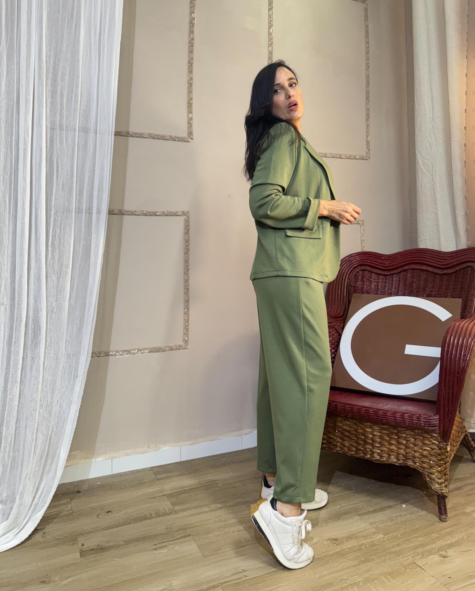 TRAJE DOS PIEZAS VERDE