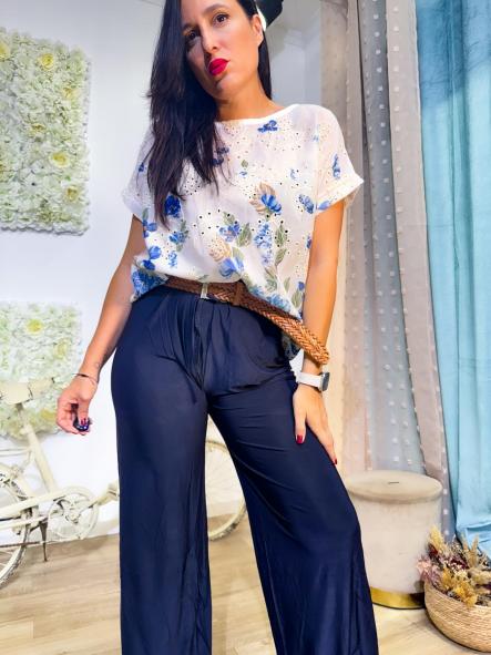 BLUSA TROQUELADA FONDO BEIG