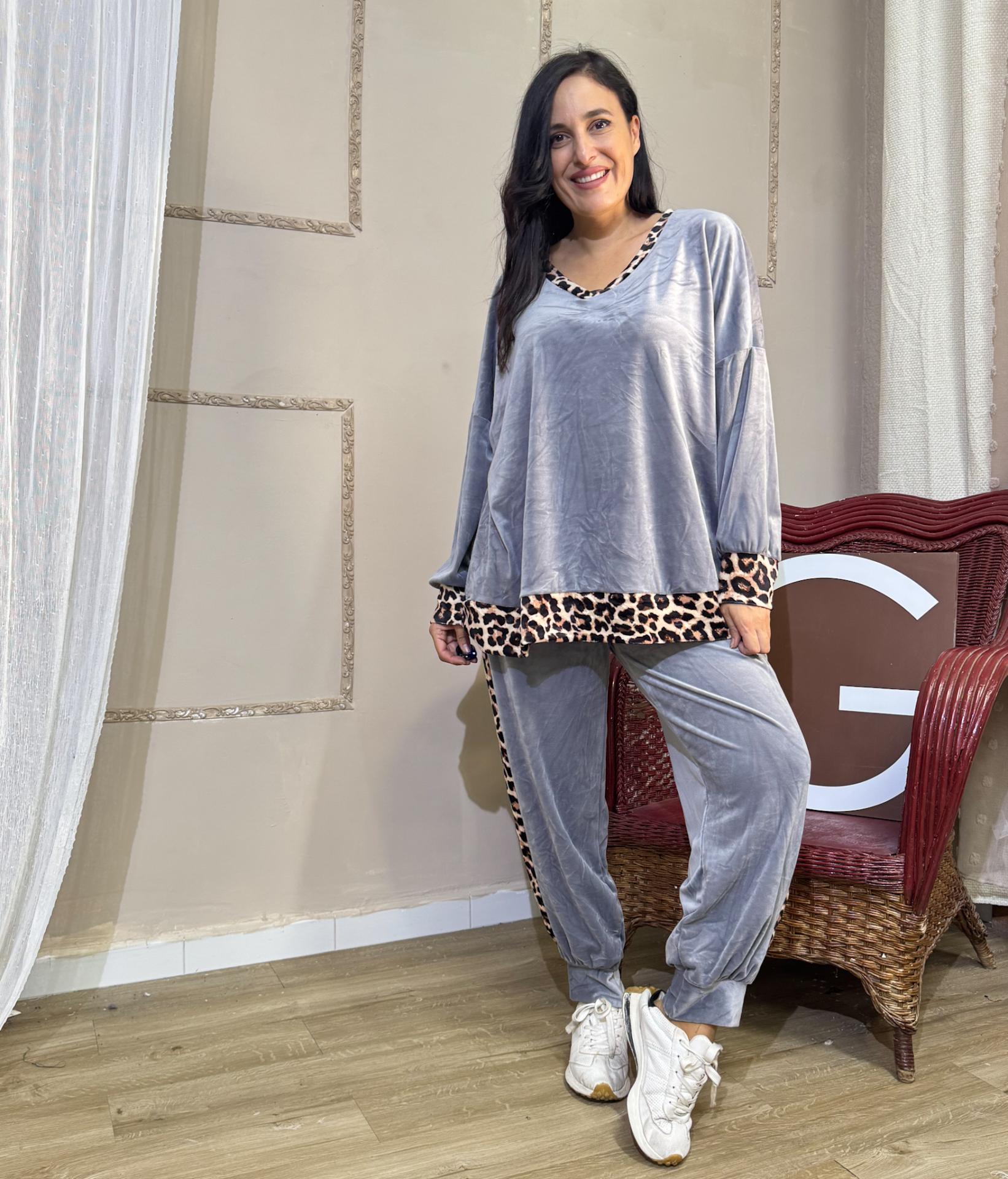 CHANDAL DE TERCIOPELO GRIS CON LEOPARDO