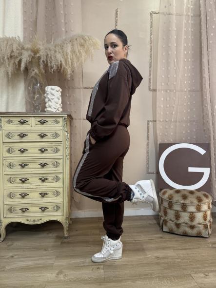 CONJUNTO   CHANDAL BRILLI CALENTITO MARRON [3]