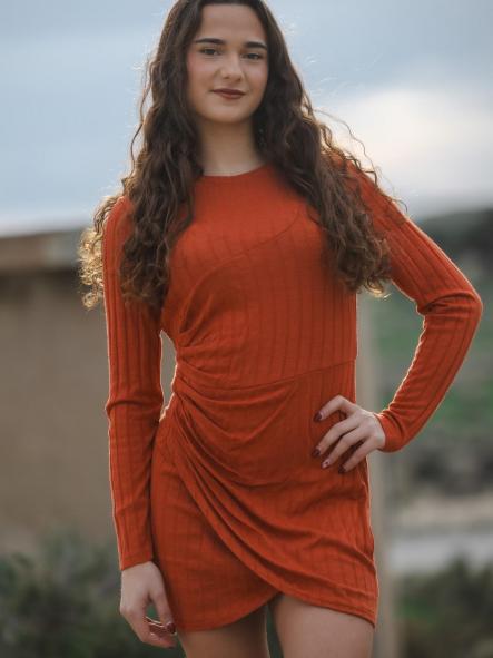 VESTIDO NARANJA OSCURO TIPO CANALE FRUNCIDO EN EL LADO [2]