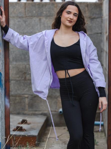 CHAQUETA LILA DE ALGODON CON CAPUCHA