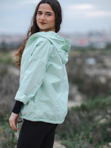 CHAQUETA VERDE CLARITO DE ALGODON CON CAPUCHA [1]