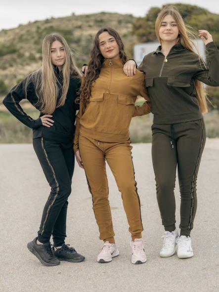 CHANDAL VERDE LISO CON FRANJAS LATERALES CON LETRAS [4]