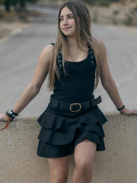 FALDA NEGRO PANTALON TIPO ANTELINA CON VOLATE [1]